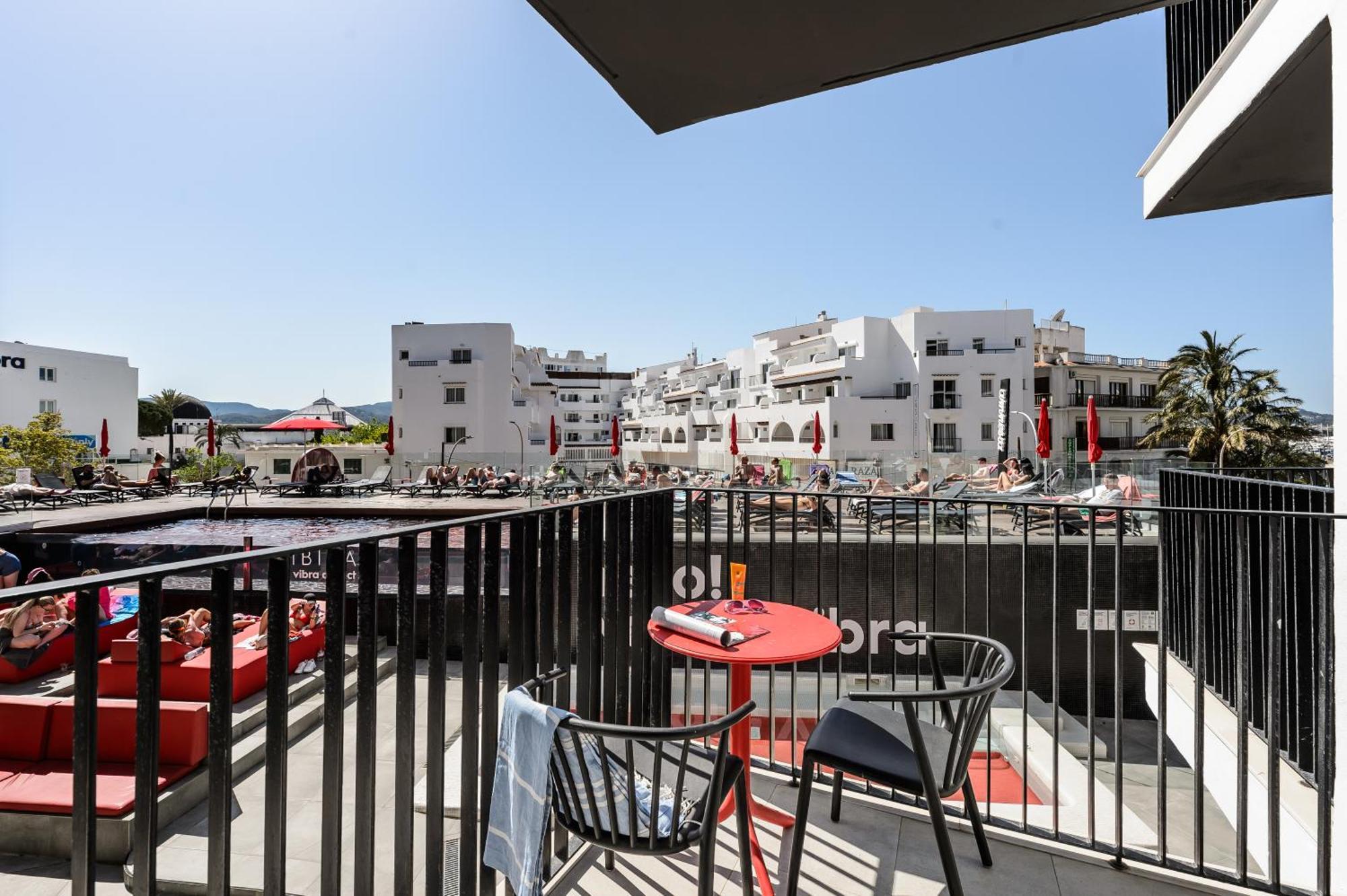 Hotel Vibra District - Adults Only Sant Antoni de Portmany Zewnętrze zdjęcie
