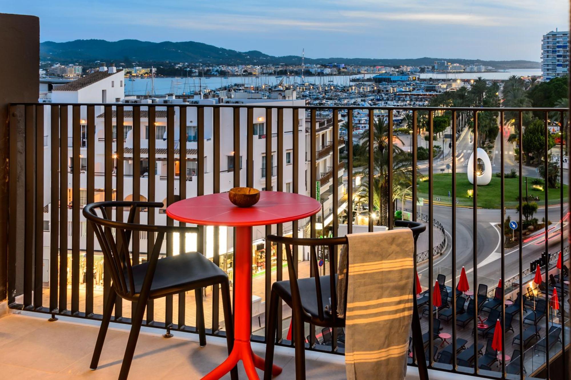 Hotel Vibra District - Adults Only Sant Antoni de Portmany Zewnętrze zdjęcie