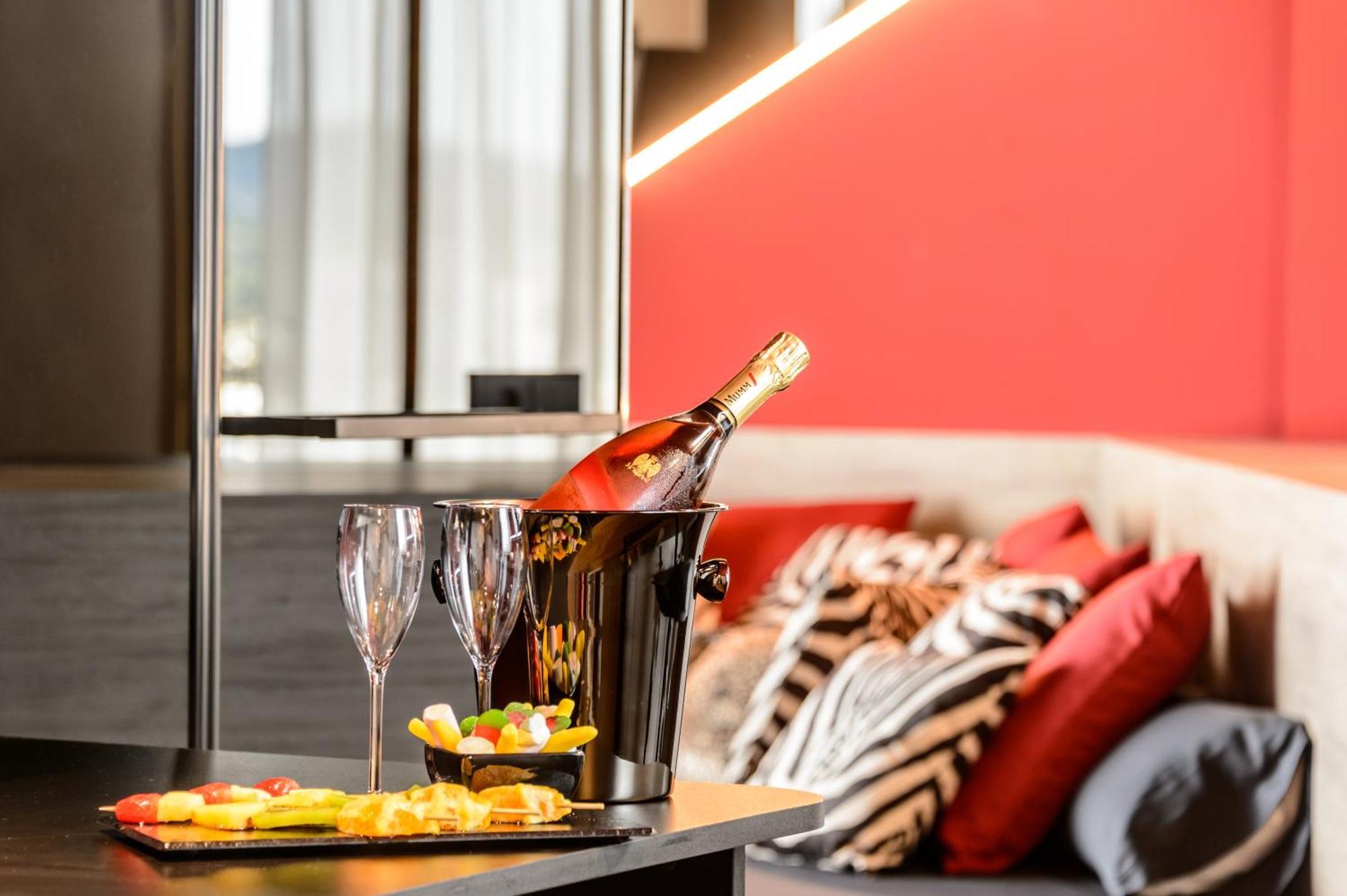 Hotel Vibra District - Adults Only Sant Antoni de Portmany Zewnętrze zdjęcie
