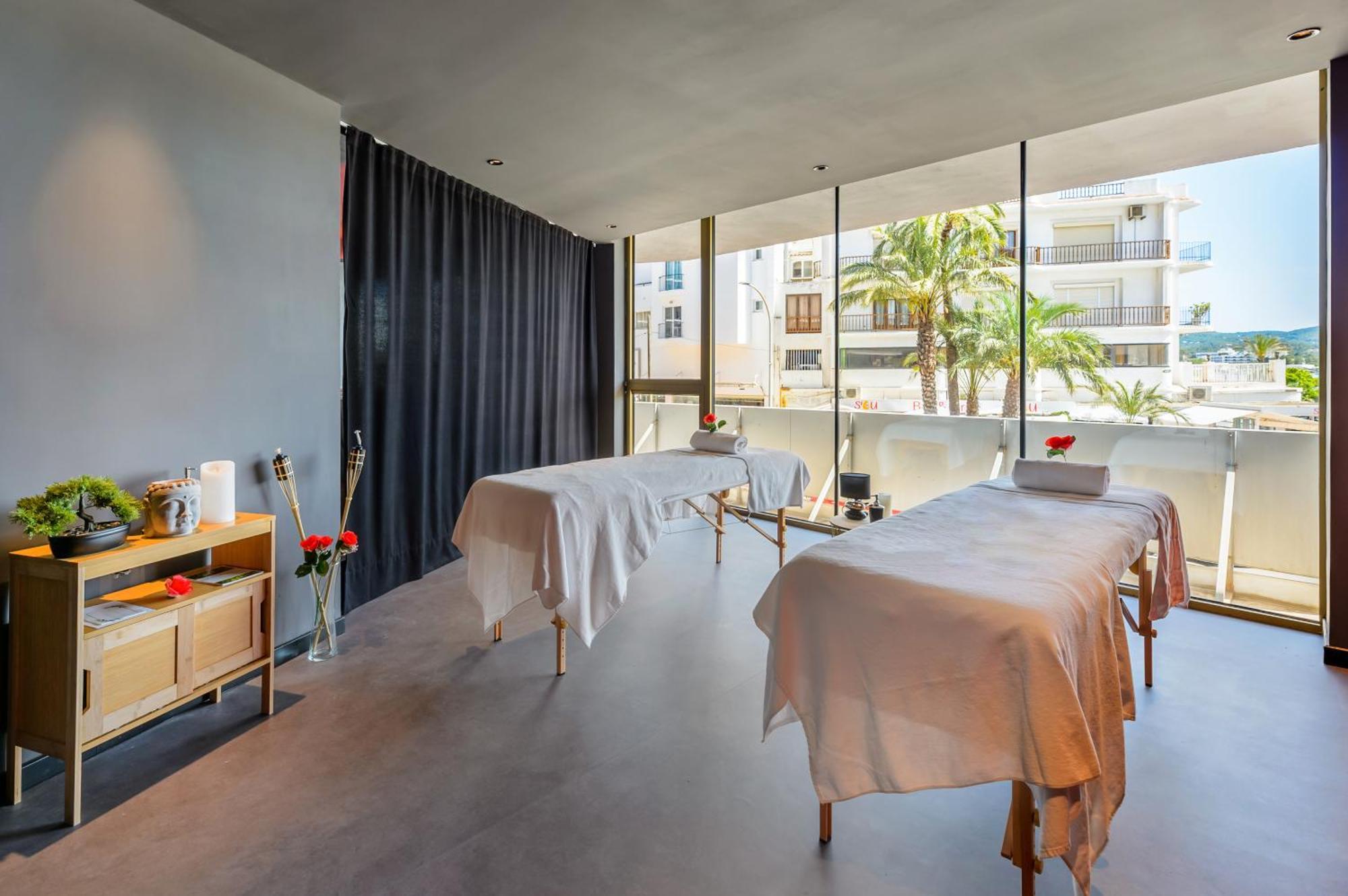 Hotel Vibra District - Adults Only Sant Antoni de Portmany Zewnętrze zdjęcie